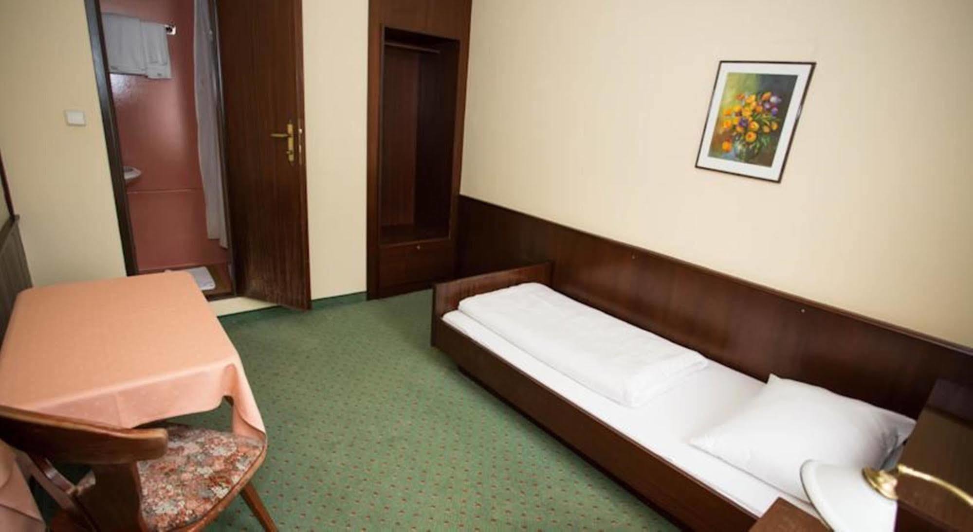 Hotel Hadrigan Вена Экстерьер фото